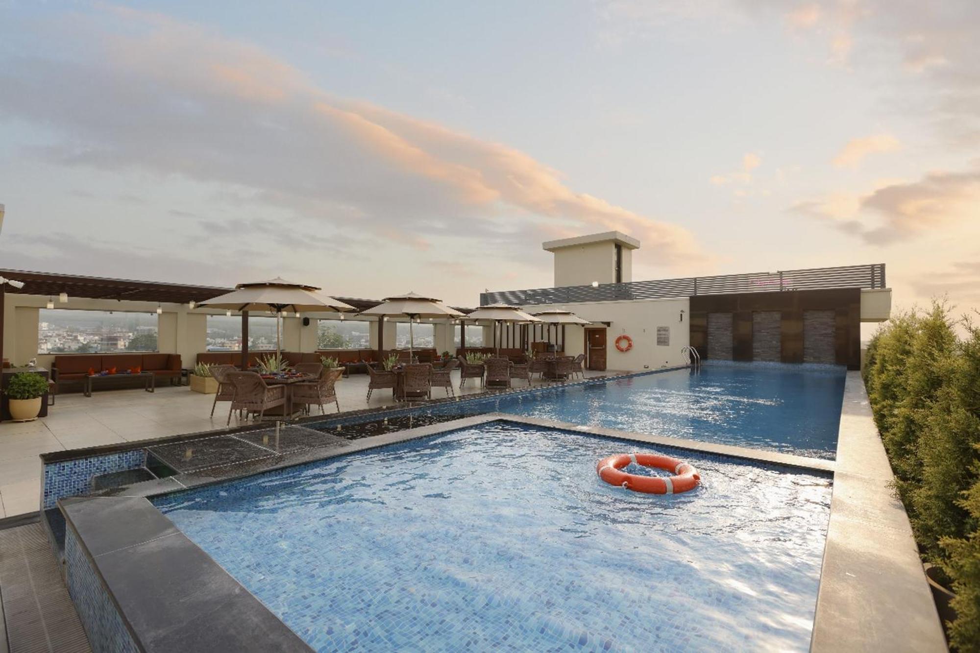 Regenta Dehradun By Royal Orchid Hotels Limited 外观 照片